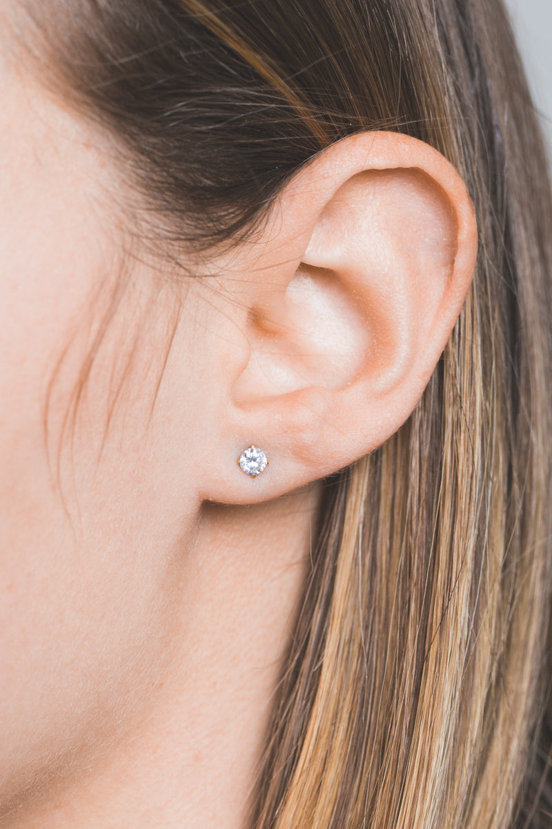 Extra Luxurious Single Stone Leverback Earring in 